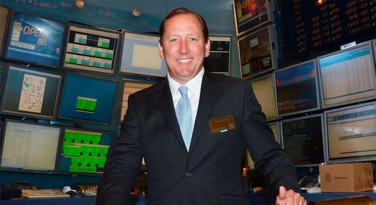 Botafogo e Cruzeiro, recentemente, foram comprados por R$ 410 milhões e R$ 400 milhões, respectivamente. Outros clubes como Chapecoense e Coritiba também se tornaram SAF, possuem um menor valor de mercado e devem ser vendidos por menos do que os gigantes. O Red Bull Bragantino, por exemplo, foi adquirido pela empresa de energéticos por R$ 45 milhões.