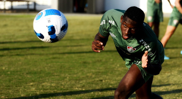 Atacante Luiz Henrique durante treinamento pelo Fluminense