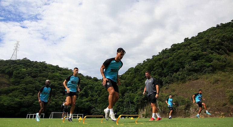 Botafogo em treinamento no CT Lonier