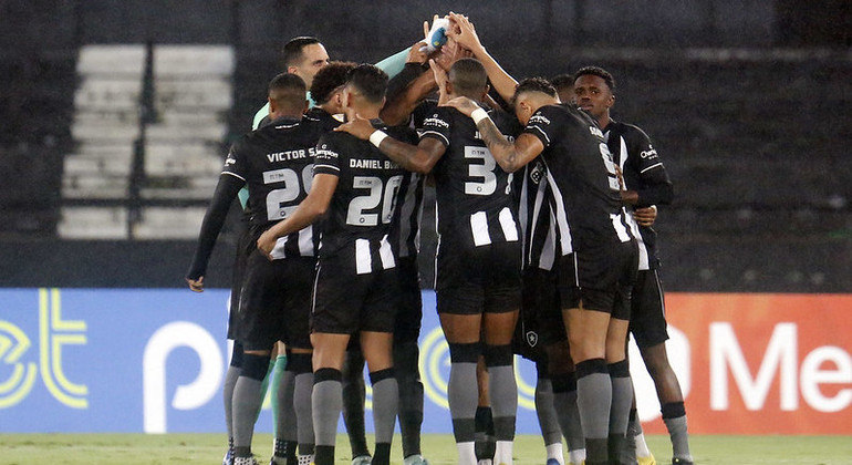 Botafogo perdeu para o Cuiabá e se distanciou da briga por vaga na Libertadores