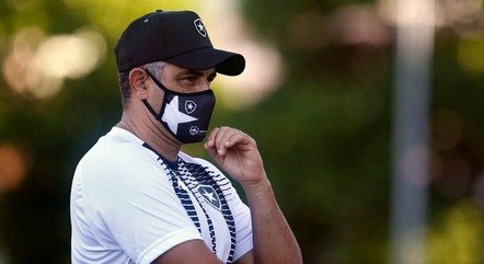 Botafogo trouxe o técnico Marcelo Chamusca