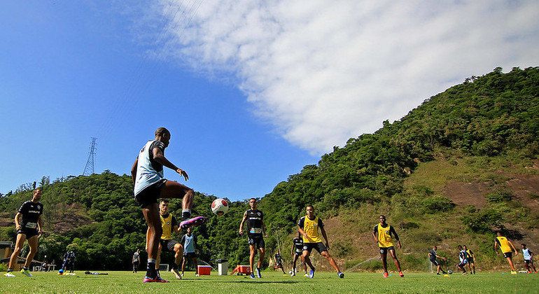 Botafogo tem desfalques e lesões já para sua estreia no Cariocão 2022