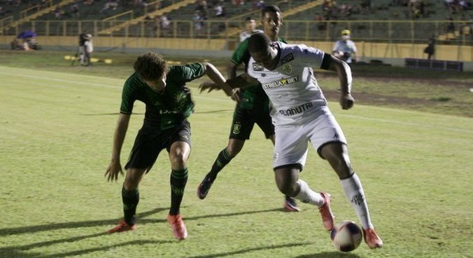 Lance de Botafogo x América-MG pelas quartas de final; time carioca foi eliminado