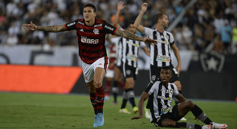 Flamengo venceu todos os jogos contra o Botafogo no Nilton Santos desd