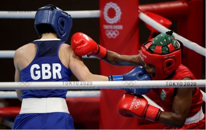 BOXE: A brasileira Jucielen Romeu perdeu para a britânica Karriss Artingstall na disputa das oitavas de final da categoria peso pena e está fora dos Jogos Olímpicos Tóquio 2020. Leia mais