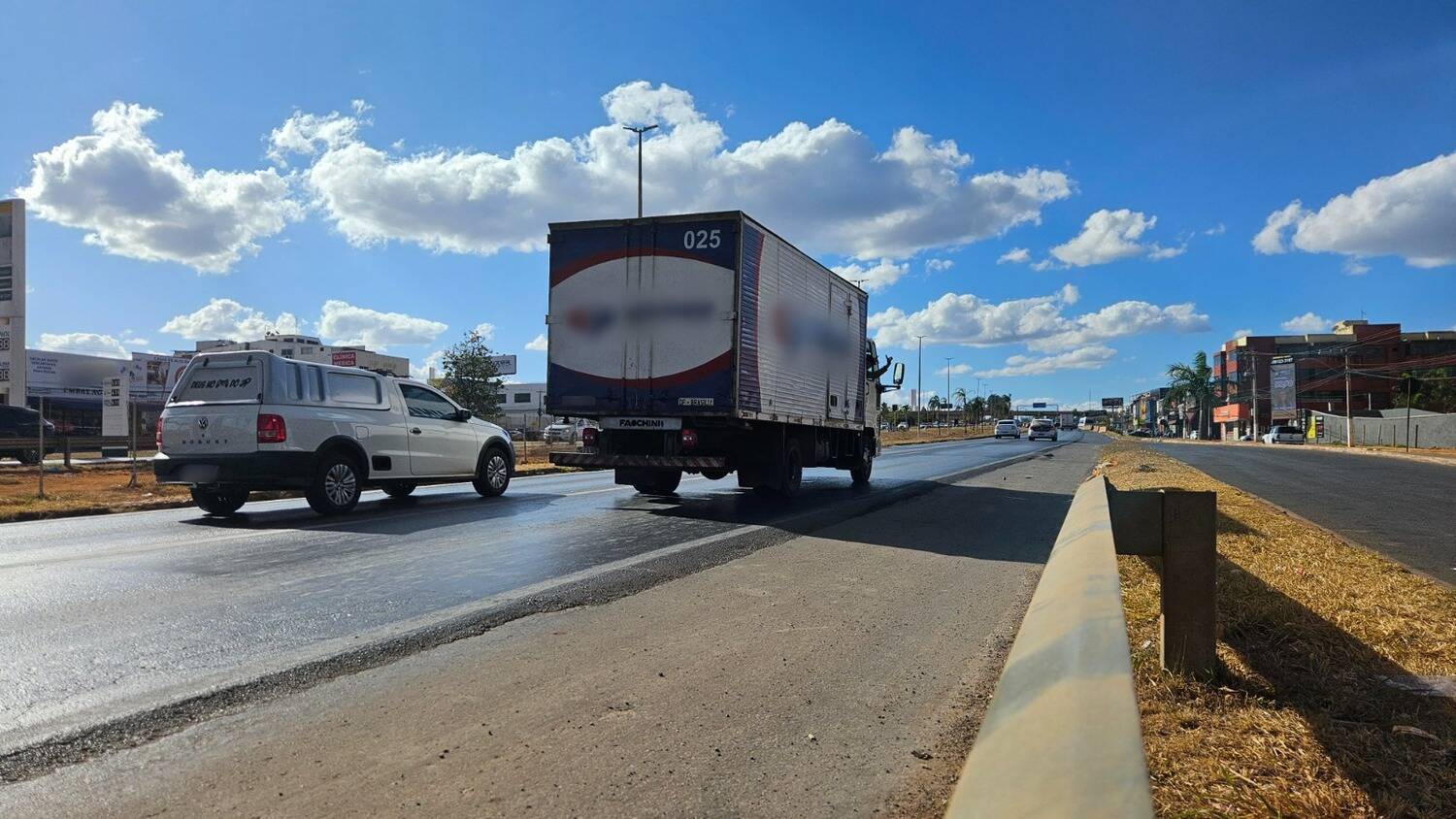 Meios rodoviários, como carros e ônibus, são responsáveis por maior parte dos trajetos no Brasil (Jéssica Gotlib/ R7)