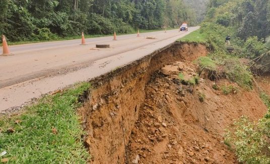 Confira a situação das rodovias federais em Santa Catarina e da BR-376 no Paraná após deslizamentos (Confira a situação das rodovias federais em Santa Catarina e da BR-376 no PR)