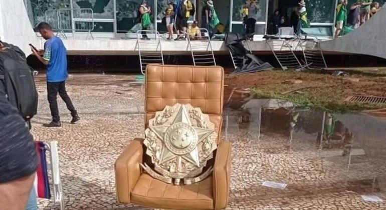 Brasão da República do Plenário do STF