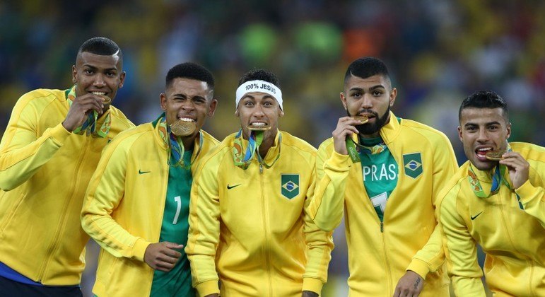 Briga de patrocinadores na hora da medalha. CBF defendeu Nike