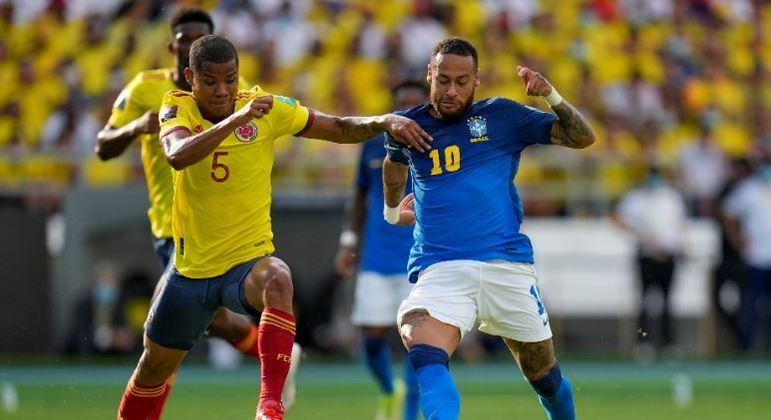 Brasil e Colômbia se enfrentaram na noite deste domingo (10), em Barranquilla