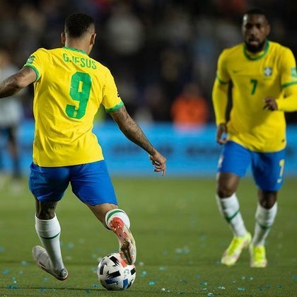Brasil: Comandados por Tite e Neymar, nós conseguimos a vaga com seis rodadas de antecedência, um recorde da Seleção Brasileira. O Brasil fez 13 dos jogos das Eliminatórias, com 11 vitórias e dois empates, um deles com a Argentina na última terça-feira (16). Rumo ao hexa. 