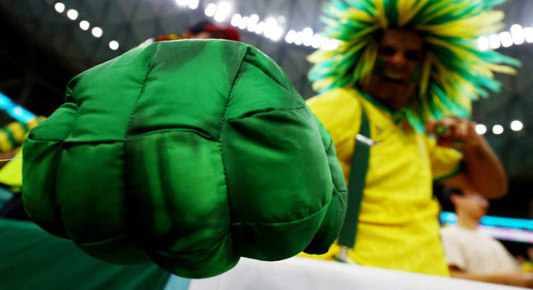 Torcida do Brasil mostra a força na Copa na estreia contra a Sérvia