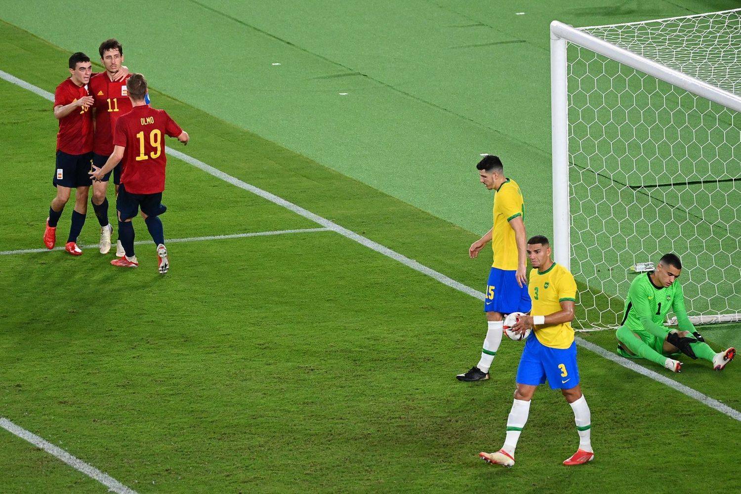 CBF homenageia campeões olímpicos em sua sede no Rio