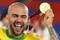 <em>Cosme:</em> Em vez de comemorar medalha em Tóquio, Daniel Alves ataca São Paulo