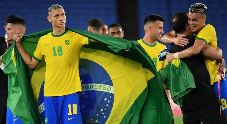 Vitoria Do Brasil Antes Do Jogo Ameacou Nao Receber As Medalhas Prisma R7 Cosme Rimoli