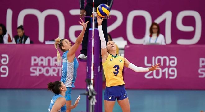 Brasil errou muito na defesa e acabou superado pela Argentina
