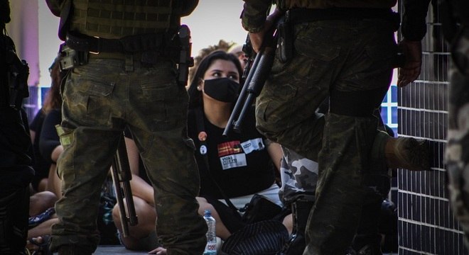 Manifestantes reagiram de forma pacífica ao serem detidos em Belém