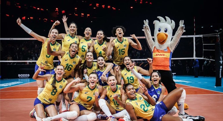Brasil venceu a Itália por 3 sets a 1: 25-23, 22-25; 26-24 e 25-19