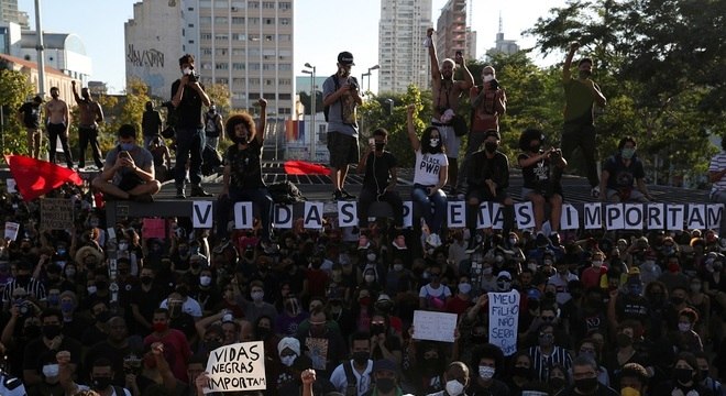 Protesto no largo da Batata, em São Paulo