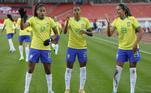 E é claro que, se tem gol, tem dancinha! Ary Borges se juntou a Kerolin e Gabi Nunes, e as três mandaram um passinho muito bem coreografado