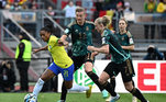 Recomeça o jogo na Alemanha! O Brasil volta sem alterações, já as alemãs trocaram. Kleinherne e Popp saem, para a entrada de Linder e Lohmann