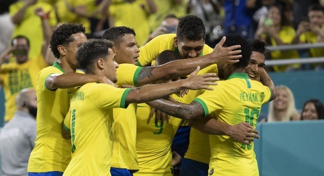 Colocar os robôs em campo agora. Pq está triste #brasil #selecaobras, Football