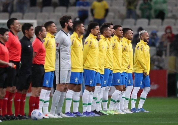 Brasil vence Colômbia e se classifica para Copa com 6 jogos de