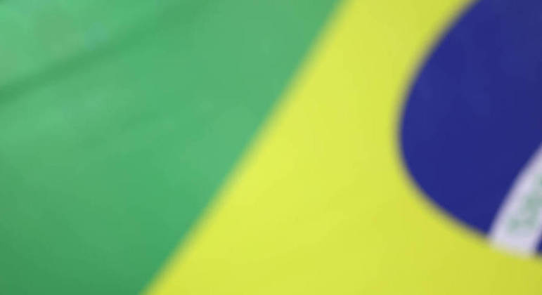 Inicialmente programado para ser coletado em 2020, o Censo
Demográfico foi adiado devido à pandemia do novo coronavírus. No
ano seguinte, sofreu novo adiamento, por falta de orçamento. Após determinação
do STF (Supremo Tribunal Federal), o governo federal liberou os R$
2,3 bilhões necessários para a realização da operação censitária.

O estudo realizado a cada dez anos é essencial para mostrar uma fotografia detalhada dos brasileiros e as principais características socioeconômicas do país. Os dados divulgados nesta quarta-feira (28) representam apenas o primeiro recorte do levantamento

*Sob supervisão de Ana Vinhas