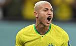 Richarlison comemora mais um gol brasileiro na Copa do Mundo