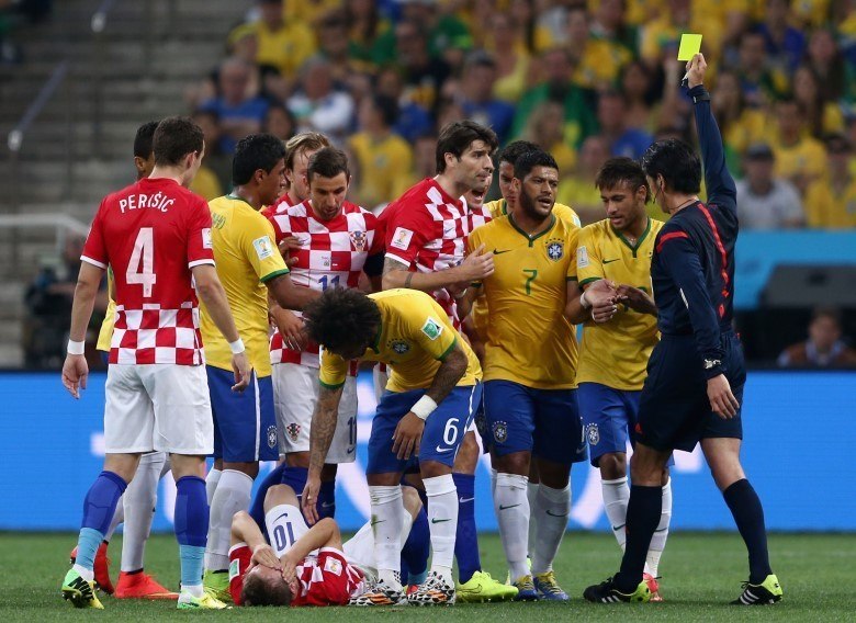 Сборная Хорватии-сборная Бразилии. Фотографии с мадридистами. Португальцы в Бразилии. Самые грубые сборные.