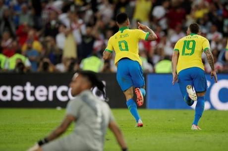 Jesus fez segundo gol, mas foi expulso no 2º tempo