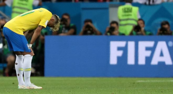 Neymar lamenta o empate com a SuÃ­Ã§a por 1 a 1 na estreia do Brasil na Copa