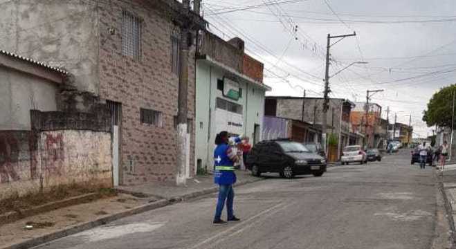 Agente de saúde, Elaine monitora 233 família que vivem na rua Inverno
