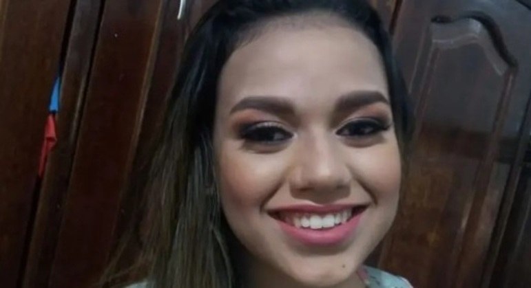 Manuela Vitória de Araújo Farias, de 19 anos, está presa na Indonésia