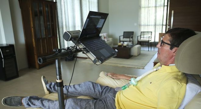 José Afonso Braga chegou a experimentar aplicativos voltados para pessoas com distúrbios na fala, mas a maioria das opções no mercado era limitada ao idioma inglês