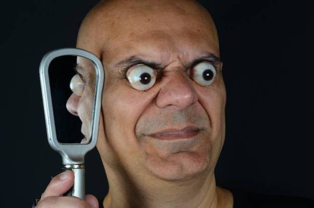 Os olhos dele conseguem sair cerca de 18,2 mm da órbita ocular. Sidney percebeu a habilidade porque tinha o costume de fazer caretas olhando no espelho e notou que seus olhos saltavam mais que o de seus amigos. No início, os pais dele ficaram preocupados pela possibilidade de ser uma doença, mas descobriram que a característica não apresentava perigo