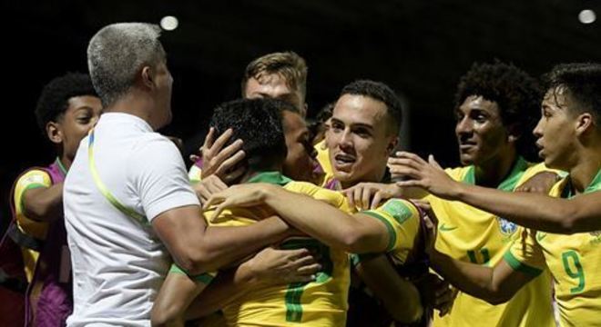 Brasileiros aguardam o adversário das oitavas de final, que será o melhor terceiro colocado envolvendo os grupos C, D e E