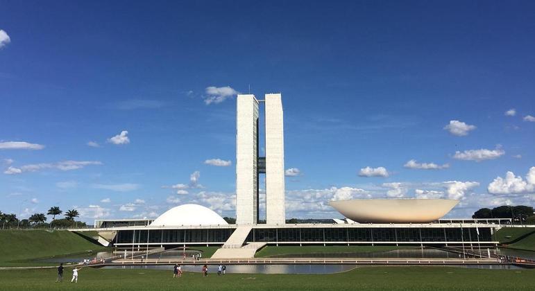 Congresso Nacional deve aprofundar discussão sobre a PEC do estouro nesta semana