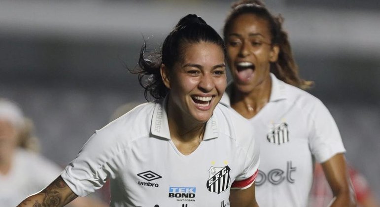Brena comemora gol do Santos no Paulistão Feminino