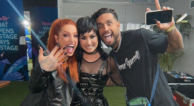 Matheus pediu a mão de Brenda em casamento na presença de Demi Lovato