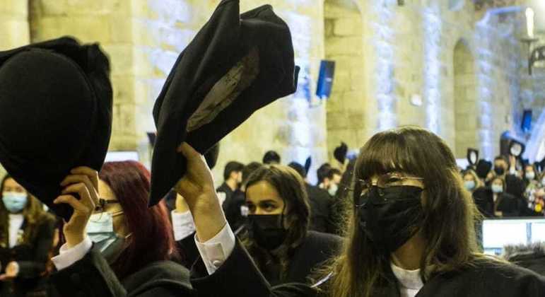 Brenda Tenório de Figueirêdo se forma em ciências políticas na Universidade do Minho, em Portugal