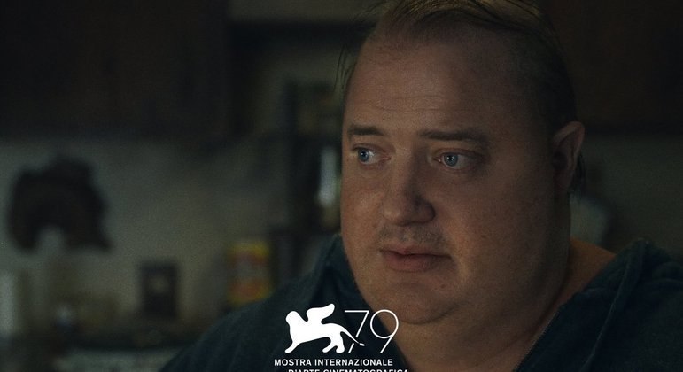 Brendan Fraser interpreta professor que tem problemas familiares
