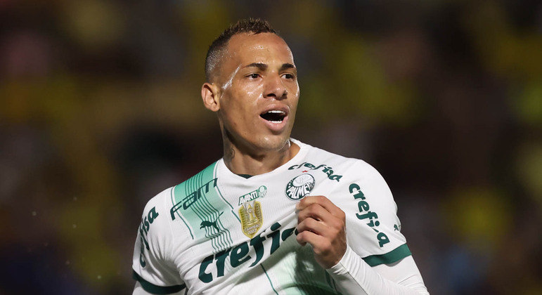 Breno Lopes comemora gol pelo Palmeiras