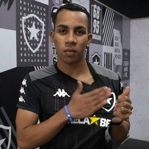 Volante Breno, de 21 anos, chegou para reforçar o Botafogo