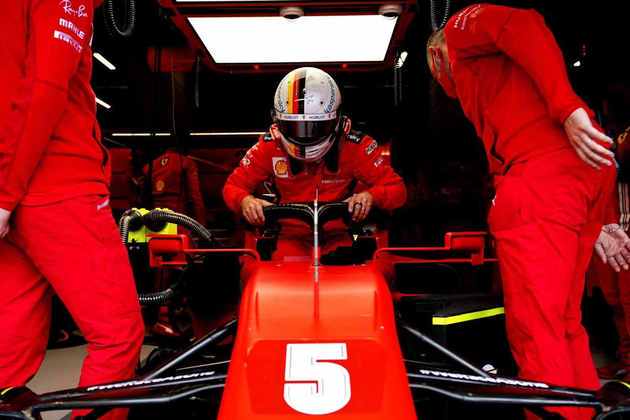 Brigando muito com o carro, Sebastian Vettel foi apenas o 17º colocado em Spa