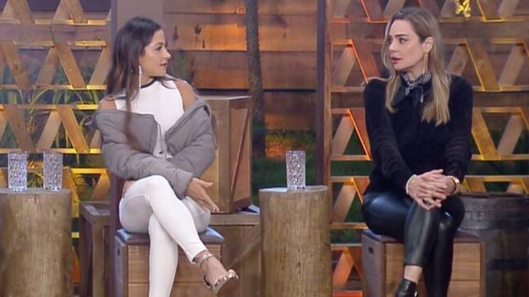 Nathalia X RachelAntes da eliminação de Nathalia, a peoa e a jornalista tiveram uma discussão tensa. A influenciadora reclamou de Rachel ter chamado o Grupo dos Crias de hienas. A rival retrucou: “Quem conhece sabe o perfil das hienas, elas atacam em grupo. Então não chamei você pessoalmente de hiena, talvez pela sua pouca maturidade você tenha entendido de forma errada. Ou propositalmente, né?”