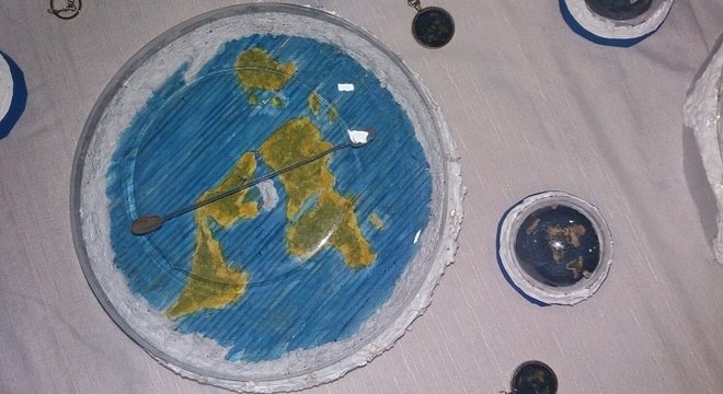 "Terrona, Terrinha e chaveiro": brindes vendidos entre R$ 10 e R$ 80