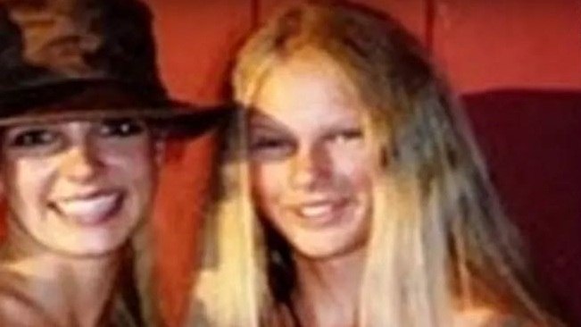 Britney Spears resgata foto de 2003 com Taylor Swift: 'Mulher pop mais icônica da nossa geração'