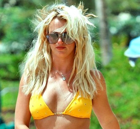 Britney não especificou o ano, mas deu a entender que isso foi no início dos anos 2000, pois ela compartilhou fotos do período, com os textos de desabafo acompanhando. 