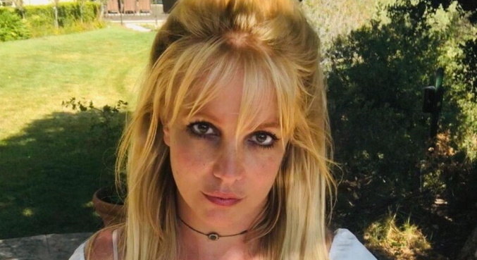 Britney caiu em quarto de hotel e bateu a cabeça em uma mesa
